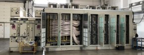Устройство частотного регулирования скорости электродвигателей серии HCMI с номинальным напряжением питающей сети 6 кВ, номинальной полной мощностью 2000-3000 кВА, выходной мощностью 1600-3000 кВА.